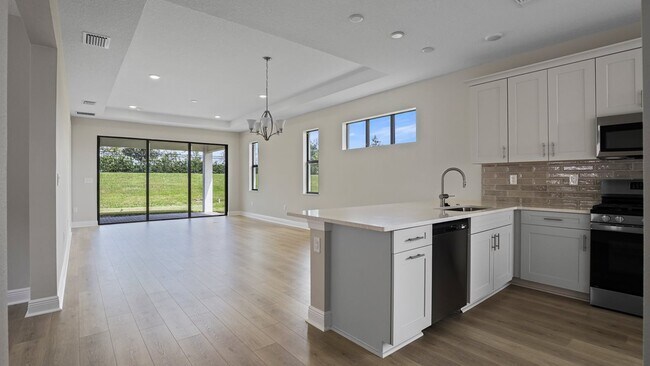 18340 Rockport Place, Lakewood Ranch, FL 34211 - photo 5