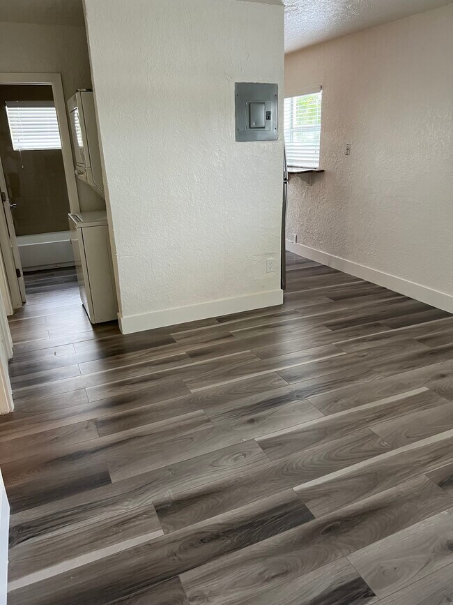 1017 NW 3rd Ave unit 1, Hallandale Beach, FL 33009 - photo 4