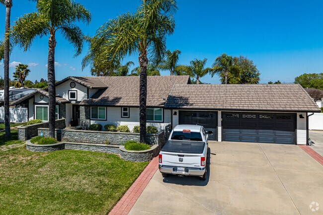 Murrieta Highlands homes offer top-rated schools, parks, and community amenities.