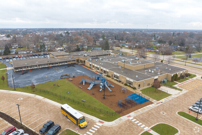 The courses at Manor Hill Elementary School encourage critical thinking and creativity.