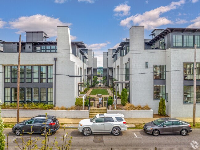 Condos are the local real estate option in the Lakeview District.