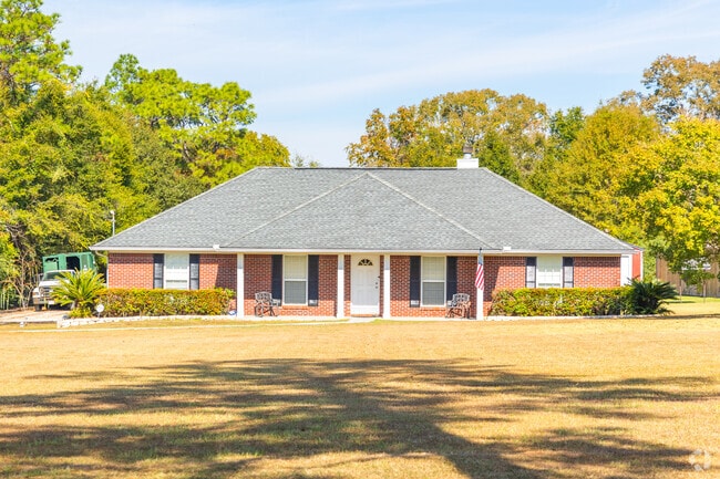 Pierce Creek features a wide variety of home sizes.