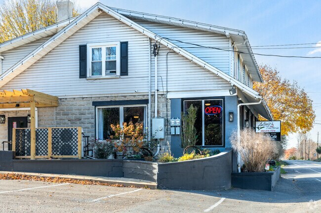 Antonios Trattoria, a recent addition to Pike Township, offers Italian classics.