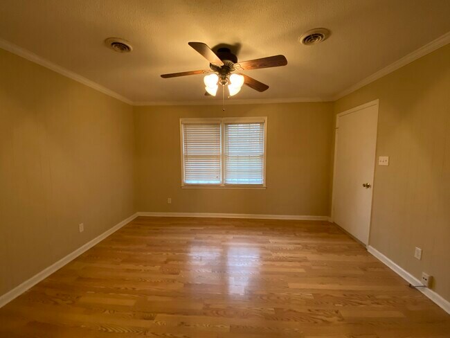 215 Navaho Trail unit B, Columbia, TN 38401 - photo 5