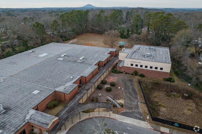 Addison Elementary School has a 15 to 1 student-teacher ratio.