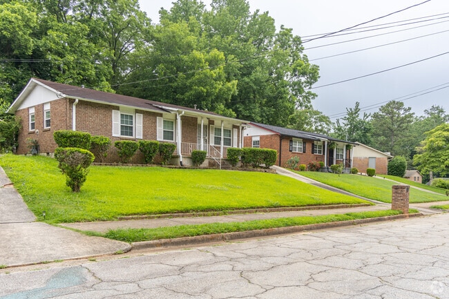 A row of commonly found ranch style homes in the Thomasville Heights neighborhood.