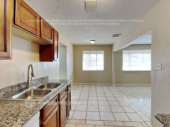 4534 W Mitchell Dr, Phoenix, AZ 85031 - photo 7