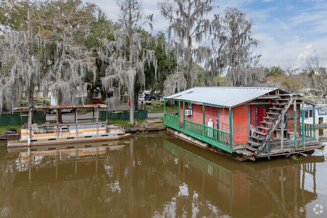 Lac des Allemands near Kraemer is called the Catfish Capital.