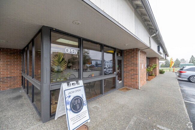 Cup of Joe coffee shop offers delicious food & drink in Silverdale WA.