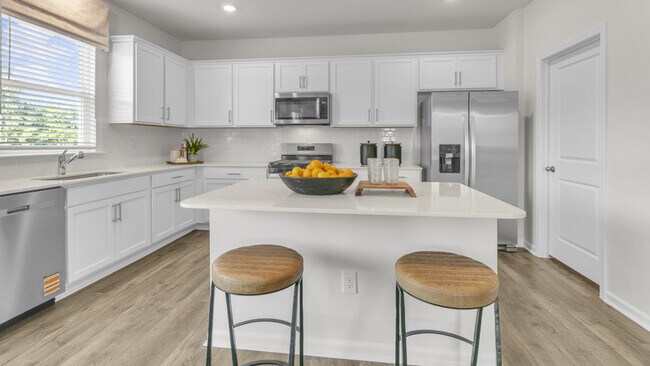 301 Hanging Elm Ln, Fuquay-Varina, NC 27526 - photo 4