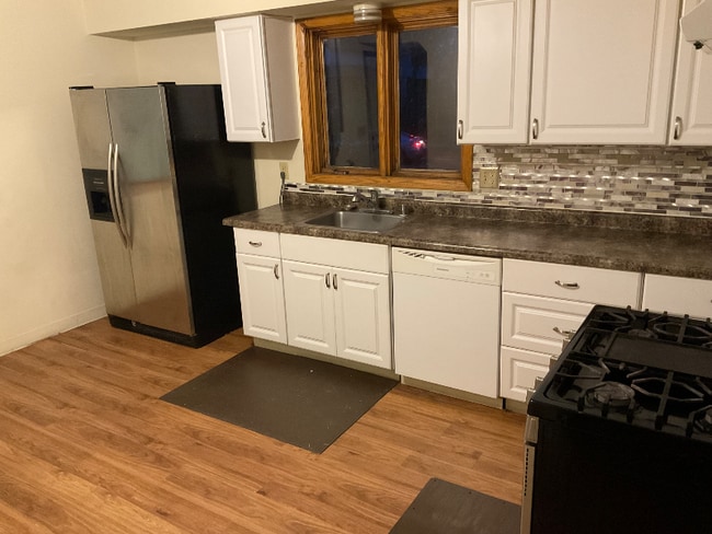 538 Van Buren Ave, Saint Paul, MN 55103 - photo 2