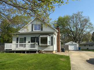 818 E North St, Monticello, IL 61856