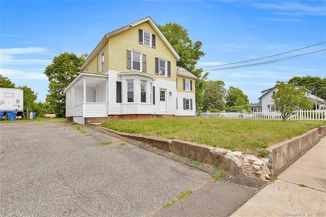 51 Mill St unit 53 Mill St, Manchester, CT 06042 - photo 2