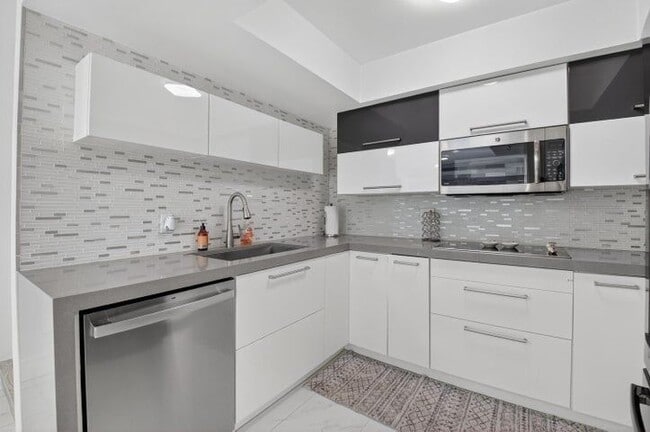 4310 Village Dr, Delray Beach, FL 33445 - photo 3