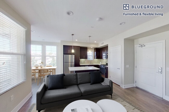 1000 Lupine unit FL3-ID10964A, Lake Forest, CA 92630 - photo 2