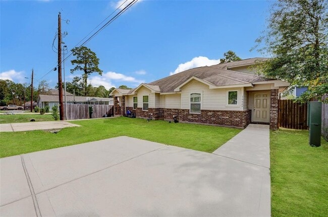 16649 E Forrestal, Montgomery, TX 77316 - photo 2