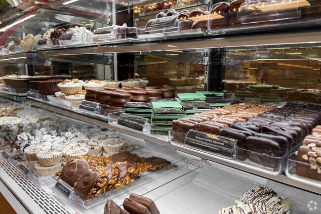 Fuzziwig's Candy Shop has a variety of delicious delicacies to try near Fairfax.