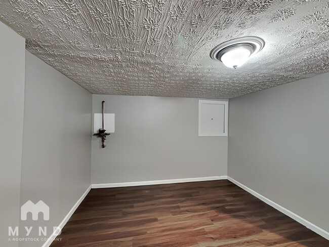 6200 Maple Canyon Ave, Columbus, OH 43229 - photo 5