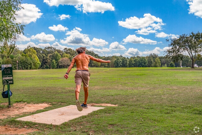 Sea Isle Park in Colonial Acres features an 18-hole disc golf course.
