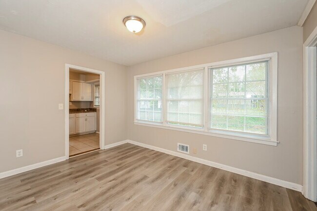 3135 Robin Rd, Decatur, GA 30032 - photo 5