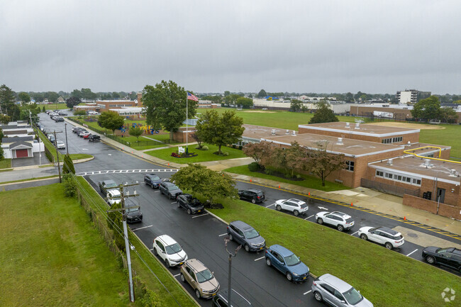 J. Fred Sparke School in Levittown has 314 students in grades K-2 with a ratio of 13 to 1.