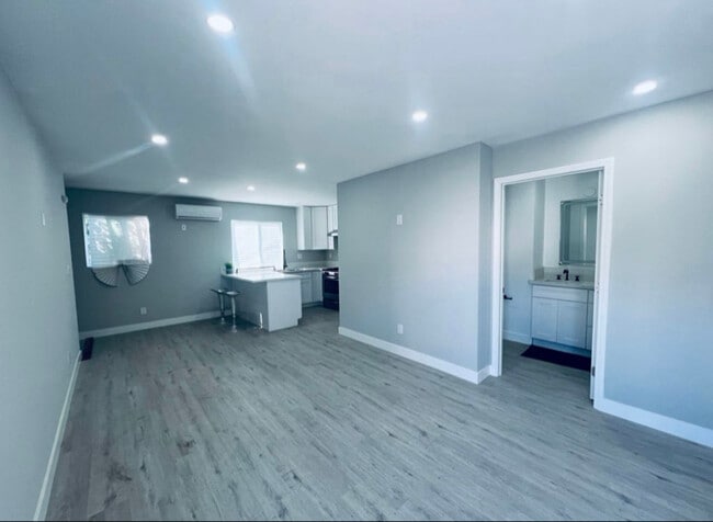 2437 Cochran Ave unit 2, Los Angeles, CA 90016 - photo 6