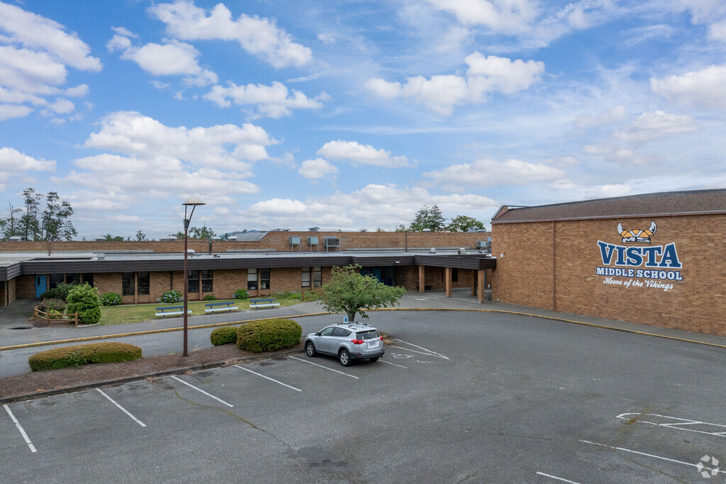 Vista Middle School entrance