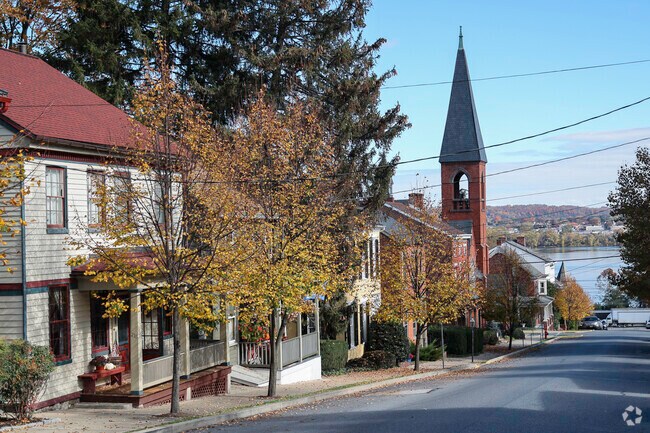 The picturesque neighborhood of Wrightsville is as charming as they get.