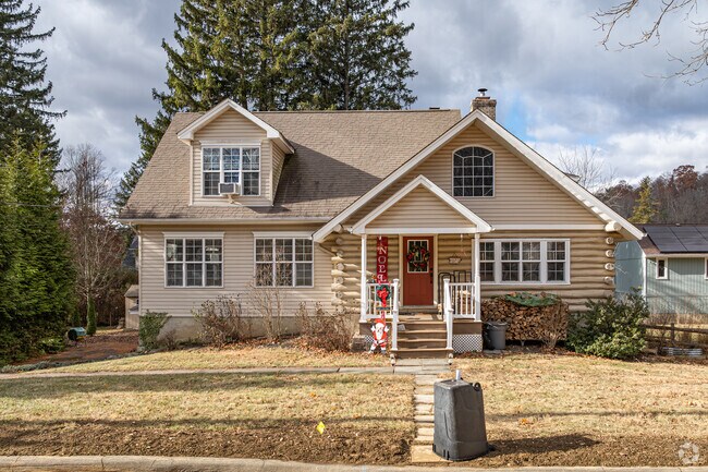 Custom homes are found around Twin Lakes in Andover Township.