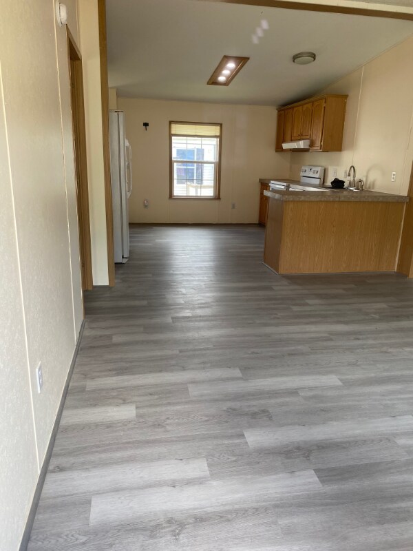 12 1st St, Kenduskeag, ME 04450