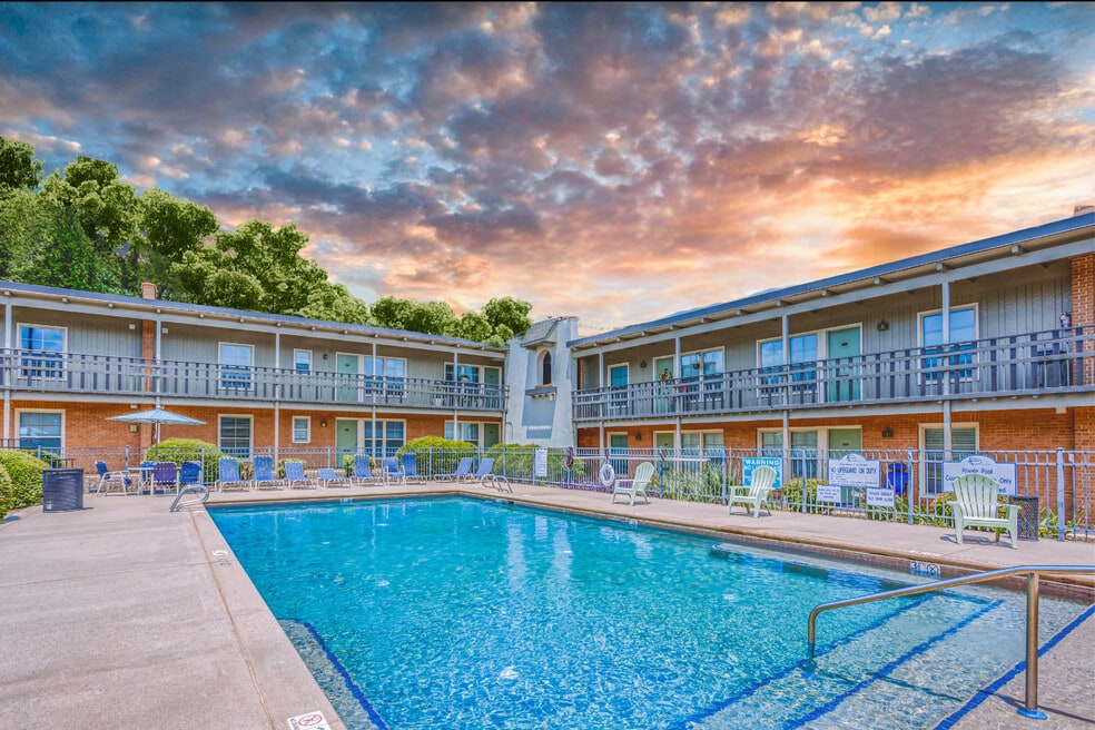 Swimming Pool at Courtyard on Main in Salisbury, NC
