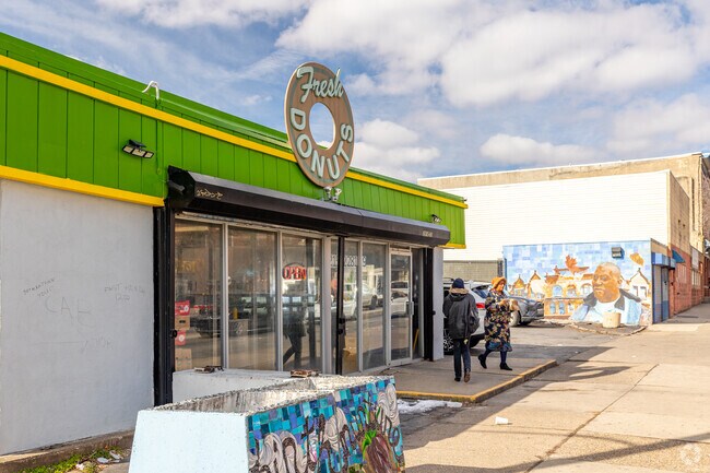 Start your morning in West Powelton with Fresh Donuts on Lancaster Ave.