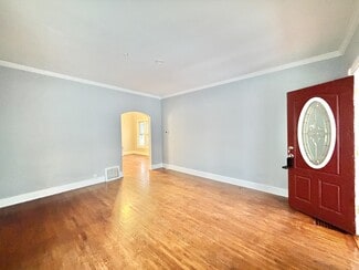 426 S Jackson St, Janesville, WI 53548