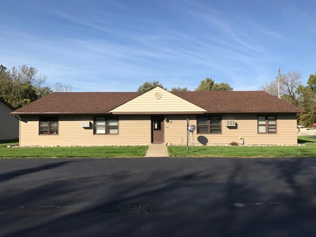 1742 S Broad St unit D, Schererville, IN 46375 - photo 2