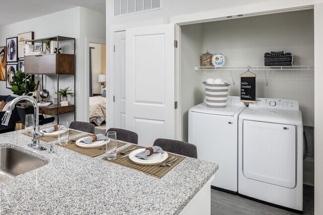 2BR, 2BA - 1,182SF -Laundry