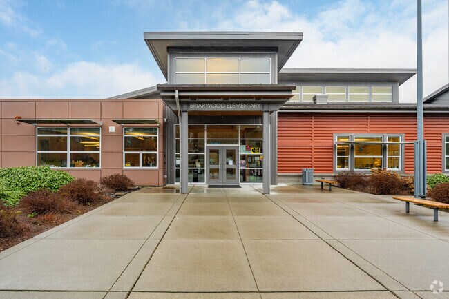 Briarwood Elementary School students can participate in activities like choir, drama and student leadership clubs.