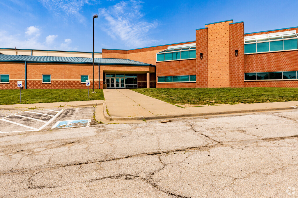 Welcome to Leavenworth County's Lansing Intermediate School.