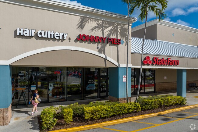 Coconut Creek Plaza is the main shopping mall near Wynmoor in Coconut Creek.