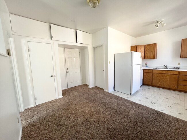 454 S 500 E unit 12, Slc, UT 84102 - photo 4