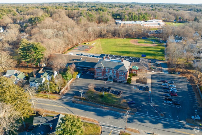 Perley Elementary School provides a well-rounded education and promotes academic excellence.