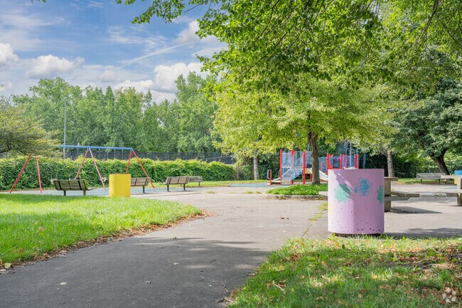 Duck Island kids can play at the centrally located Abbey Park.