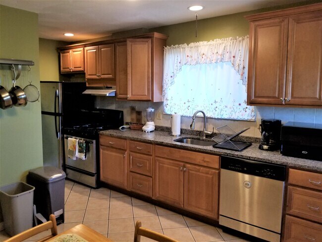 275 Medford St unit 1, Somerville, MA 02143 - photo 6