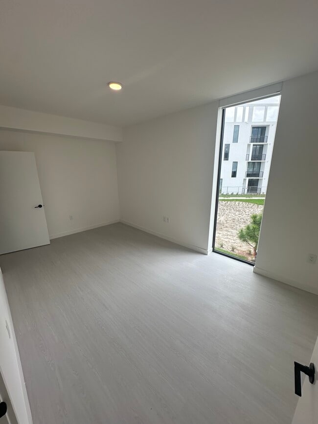 20461 NW 17th Ave unit B, Miami Gardens, FL 33056 - photo 7