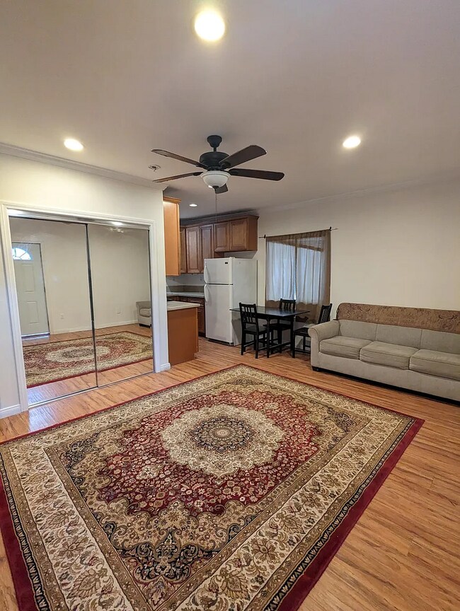 12640 Bessemer St unit 1, North Hollywood, CA 91606 - photo 5