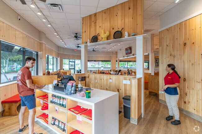 Skillets in Sugar Pond Manor NH serves up hearty breakfasts perfect for weekend mornings.