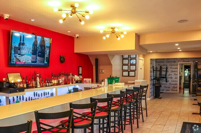 Head to Sophie's Lounge for drinks in an upbeat bar setting.