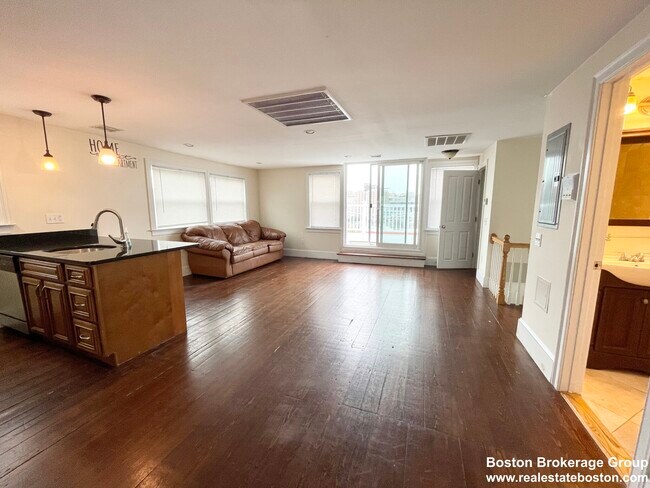 178 Hillside St unit 4, Roxbury Crossing, MA 02120 - photo 3