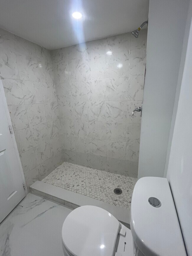 4594 NW 79th Ave unit 1D, Doral, FL 33166 - photo 5