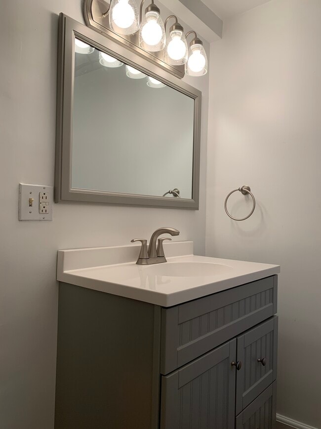 11 Milk St unit 3, Newburyport, MA 01950 - photo 3