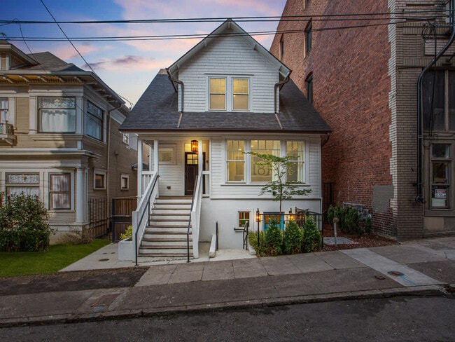 18 NW 22nd Place unit ID1309892P, Portland, OR 97210 - photo 6